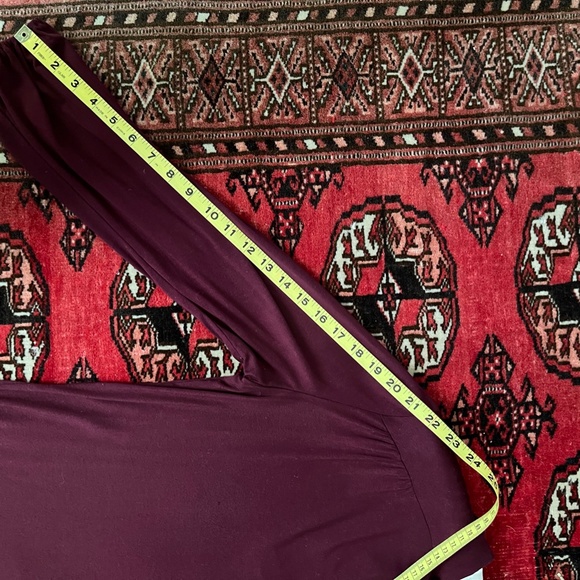 Amour Vert Long-Sleeved Blouse w/ Keyhole Neckline - Picture 13 of 16